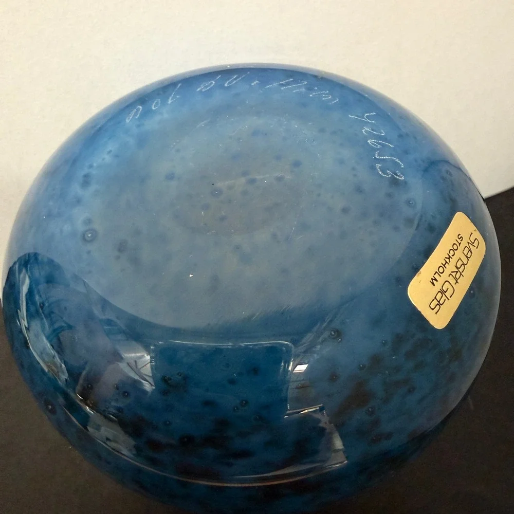 Signed Kosta Boda Art Glass Vase Deep Blue Kjell Engman 42653 4.5